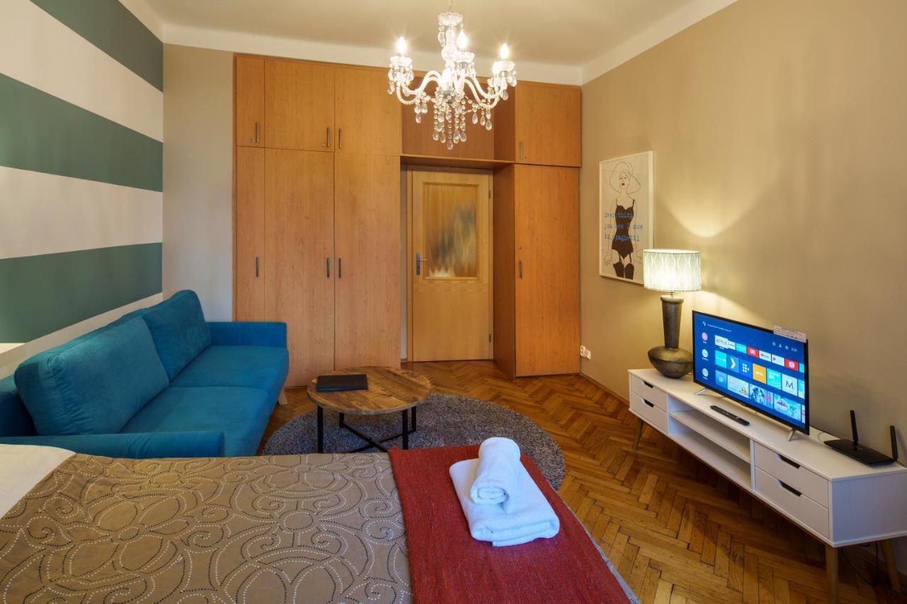 Dlouha Apartment With Balcony Praga Zewnętrze zdjęcie